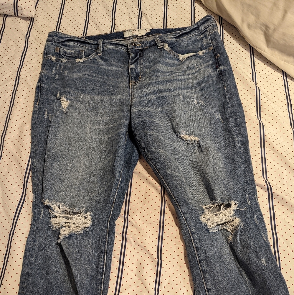 Torrid High-Rise Straight distressed crop